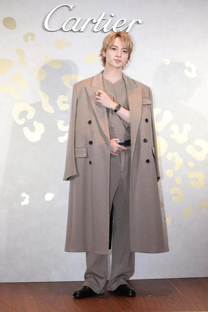 誰！？玉森裕太、美白プリンス感が凄い サンドベージュコートはおり