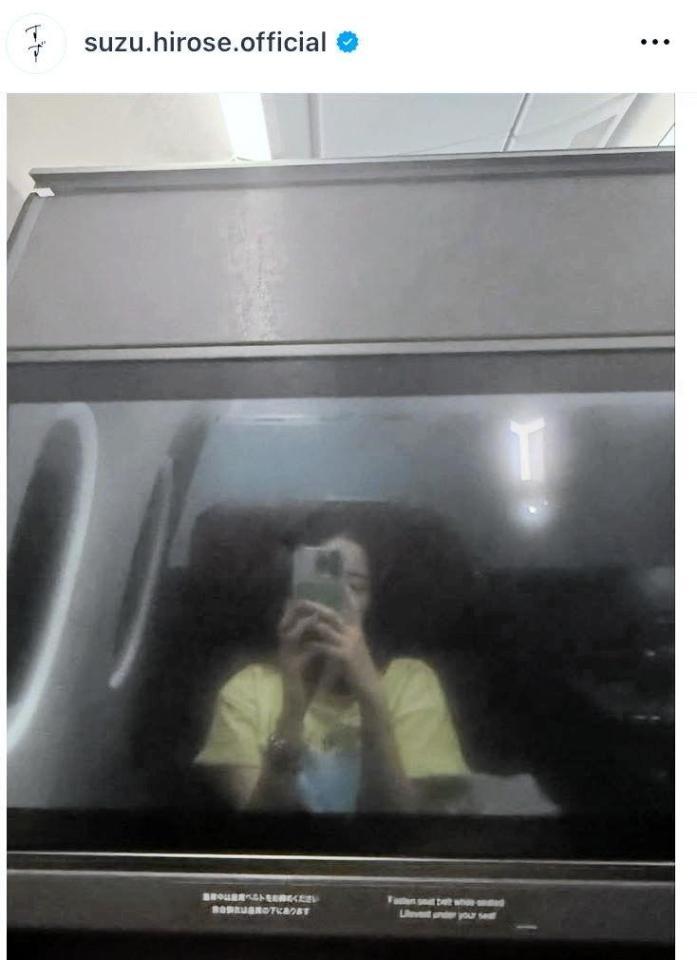 　飛行機内で。広瀬すずのインスタグラム＠ｓｕｚｕ．ｈｉｒｏｓｅ．ｏｆｆｉｃｉａｌより