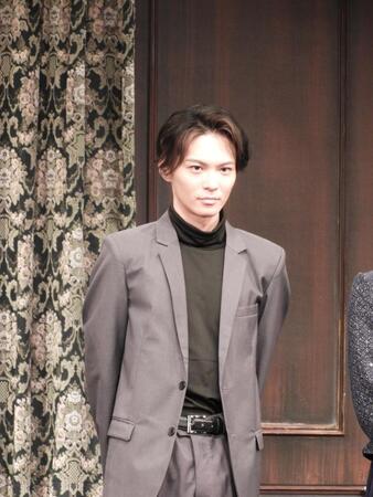 　主演舞台の初日を迎えた金子隼也