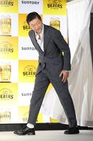 　発表会に登場した浅野忠信（撮影・佐々木彰尚）