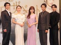 　記者会見に出席した（左から）古川雄大、望海風斗、明日海りお、井上芳雄、山崎育三郎