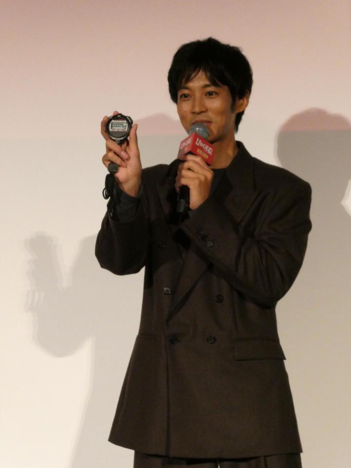 　９秒６８でストップウォッチを止めた松坂桃李