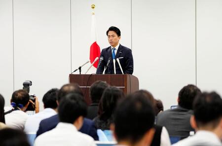 　記者会見で、自民党総裁選への立候補を正式表明する小泉農相