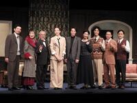 　初日を迎えて取材会を行った（左から）古山憲太郎、旺なつき、中尾隆聖、紅ゆずる、金子隼也、天華えま、富永勇也、石垣佑磨、演出の野坂実氏