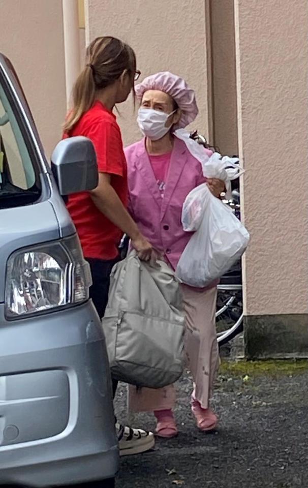 　帰宅した林家パー子