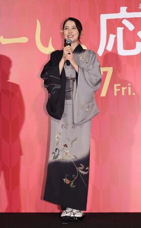 　舞台あいさつに登場した長澤まさみ（撮影・佐々木彰尚）