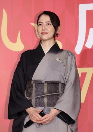 　舞台あいさつに登場した長澤まさみ（撮影・佐々木彰尚）