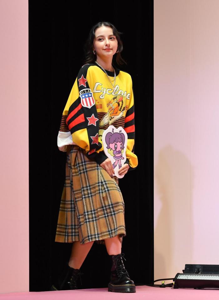 　イベントに登場した嵐莉菜（撮影・開出牧）