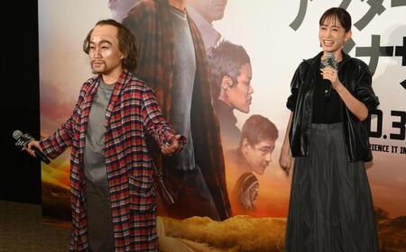 　キンタロー。（左）、前田敦子（撮影・堀内翔）