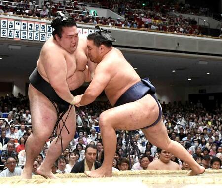 【写真】イケメンぶりにビビるって！　大相撲秋場所中継に現れた「べらぼう」俳優