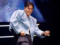 　アリーナツアー初日のステージで熱くパフォーマンスした中務裕太