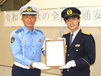 　地元浦安市の浦安警察署一日警察署長を務めた青山新