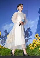 　舞台あいさつに登場した當真あみ（撮影・開出牧）