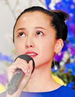 　大河ドラマ「麒麟がくる」への出演が決まり、涙をこらえながらあいさつする沢尻エリカ＝２０１９年撮影