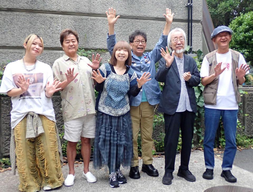 　（左から）きばやし、細坪基佳、イルカ、南こうせつ、小室等、木村充揮