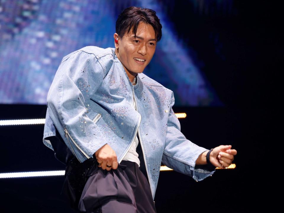 　アリーナツアー初日のステージで熱くパフォーマンスした中務裕太