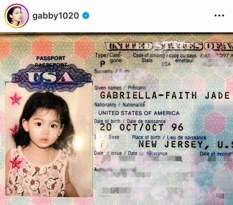 幼少期のパスポートは米国籍。ニュージャージー生まれとある。ギャビーのインスタグラム＠ｇａｂｂｙ１０２０（２３年１１月９日付）より