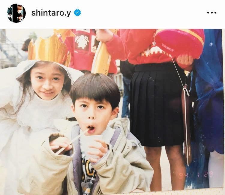 　姉弟ショット。山田親太朗のインスタグラム＠ｓｈｉｎｔａｒｏ．ｙ（７月１０日付）より