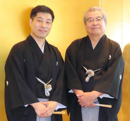 　真打昇進が決まった立川志の彦（左）と師匠の立川志の輔