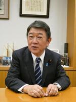 　取材に応じる茂木敏充前幹事長