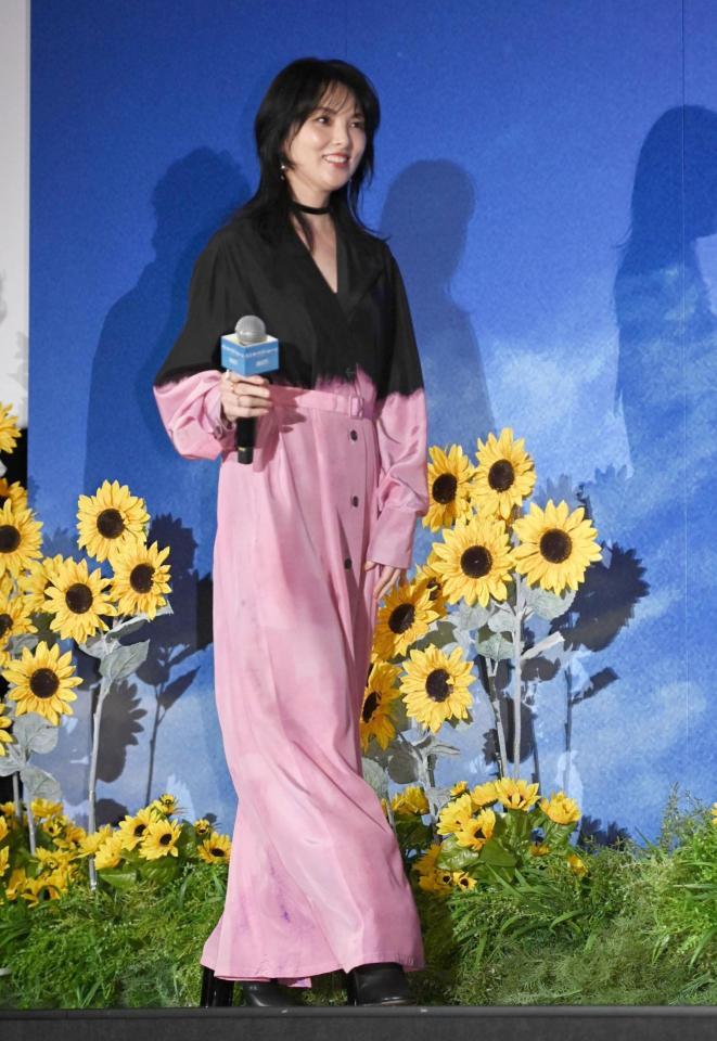 　舞台あいさつに登場した田中麗奈（撮影・開出牧）