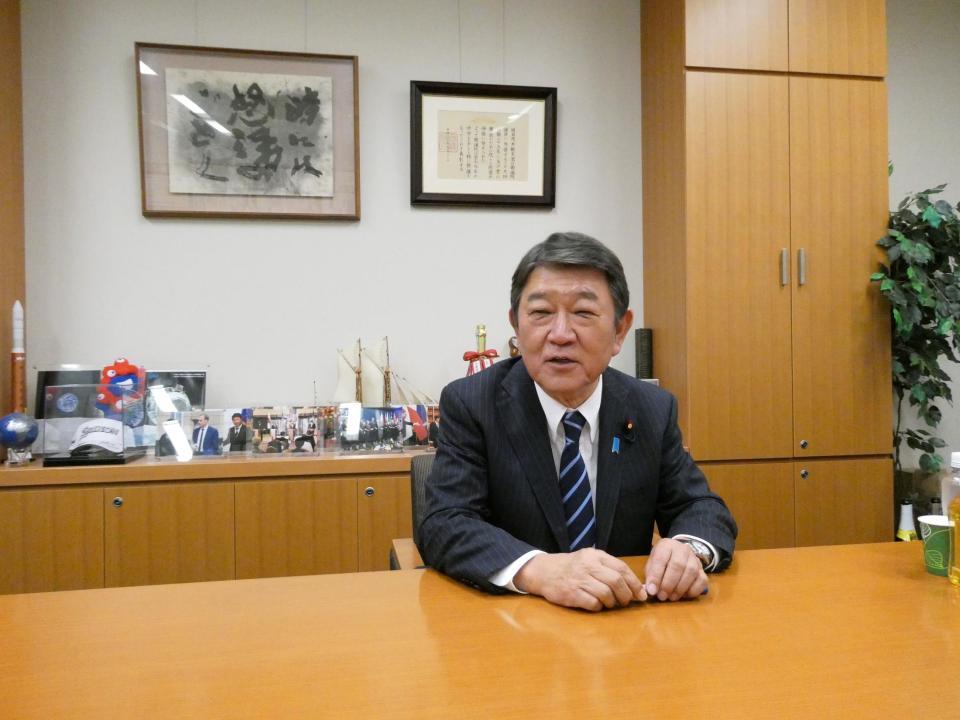 　取材に応じる茂木敏充前幹事長