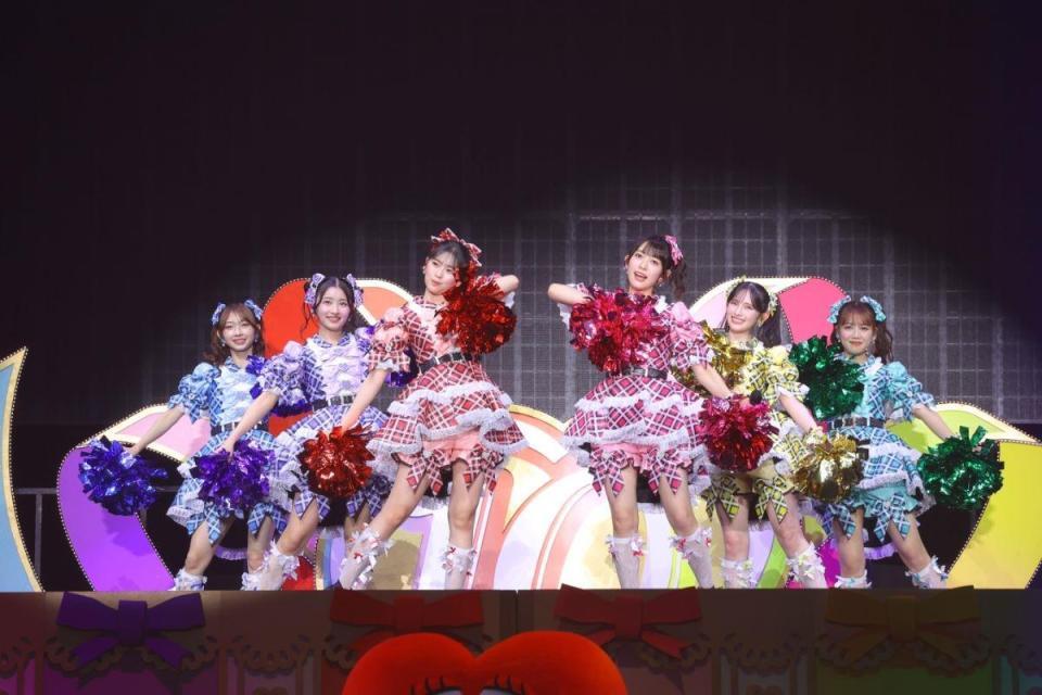 　超ときめき♡宣伝部の（左より）辻野かなみ、杏ジュリア、坂井仁香、小泉遥香、菅田愛貴、吉川ひより