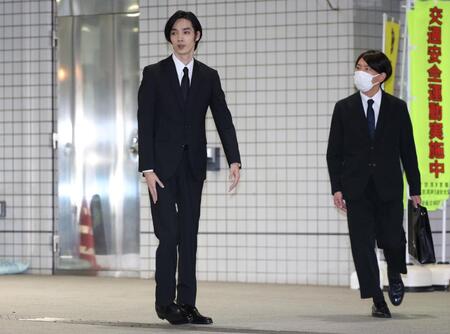 　保釈される清水尋也被告