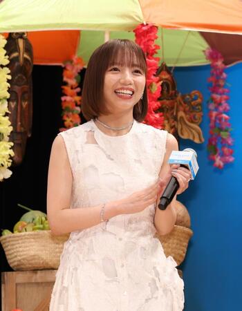 　舞台あいさつに登場した齊藤京子（撮影・佐々木彰尚）