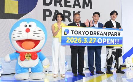 　「ＴＯＫＹＯ　ＤＲＥＡＭ　ＰＡＲＫコンテンツ発表会」に登場した（左から）ドラえもん、高嶋ちさ子、サンドウィッチマン・伊達みきお、富澤たけし、加藤シゲアキ＝東京・六本木のテレビ朝日（撮影・伊藤笙子）