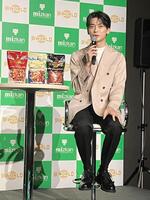 　トークする高橋文哉