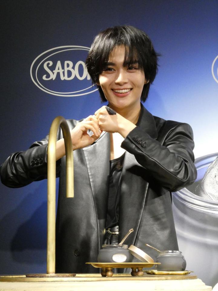 　笑顔の大西流星