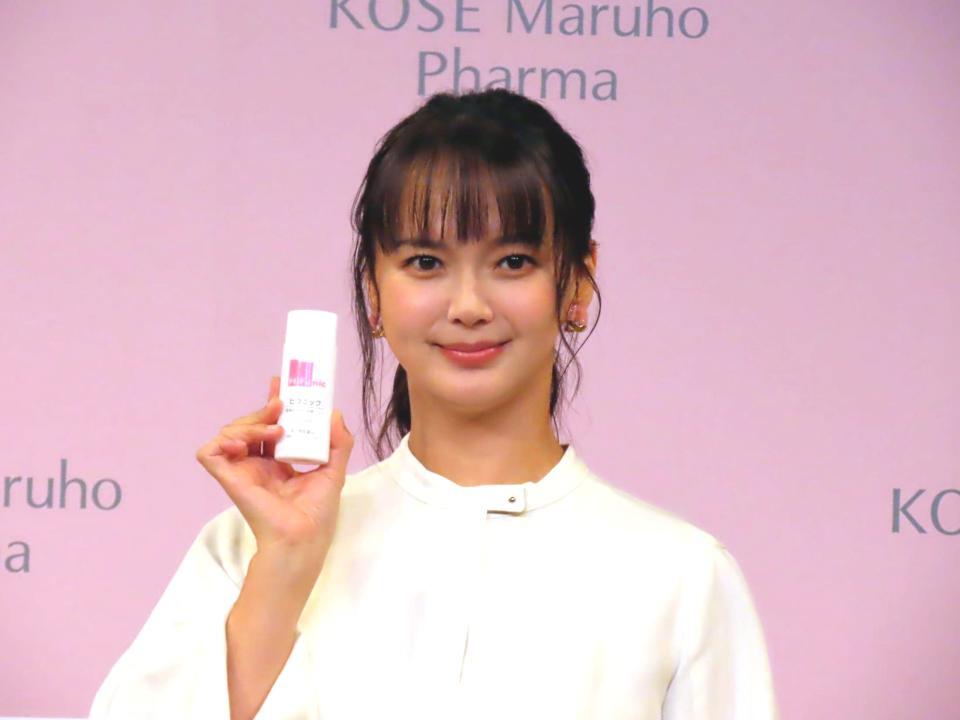 　新ＣＭ発表会に出席した多部未華子