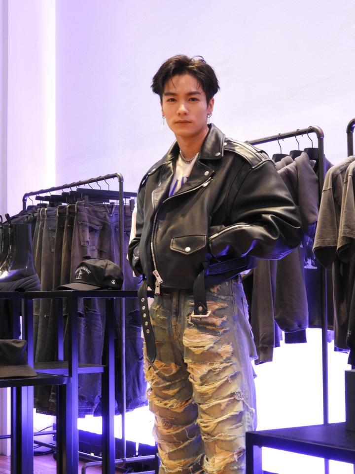 　クールなファッションで取材会を行ったＴＨＥ　ＲＡＭＰＡＧＥ・川村壱馬