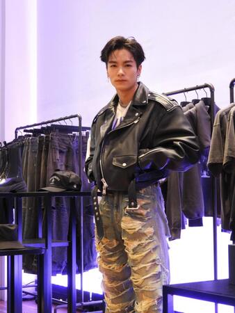 　クールなファッションで取材会を行ったＴＨＥ　ＲＡＭＰＡＧＥ・川村壱馬