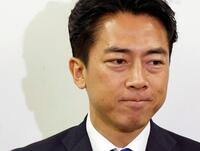 　記者団の取材に応じ、自民党総裁選の配信動画へのコメント投稿問題について答えた小泉農相