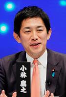 　自民党総裁選の討論イベントに出演し、発言する小林元経済安保相