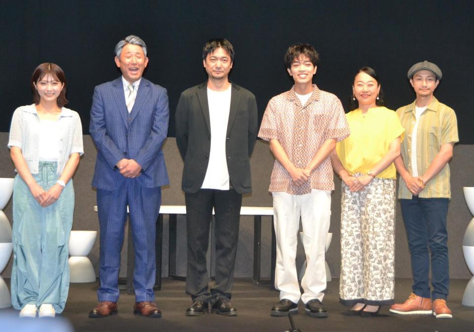 　舞台「ドラマプランニング」取材会に登場した（左から）清水麻璃亜、松田大輔、山田能龍氏、原嘉孝、いとうあさこ、永山たかし