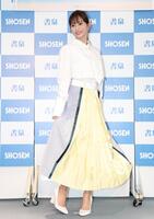 　可愛らしくポーズをとる林祐衣（撮影・吉澤敬太）