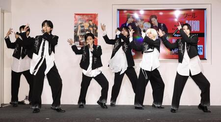 　「ＴＡＢＯＯ」を披露するル・クール（撮影・吉澤敬太）