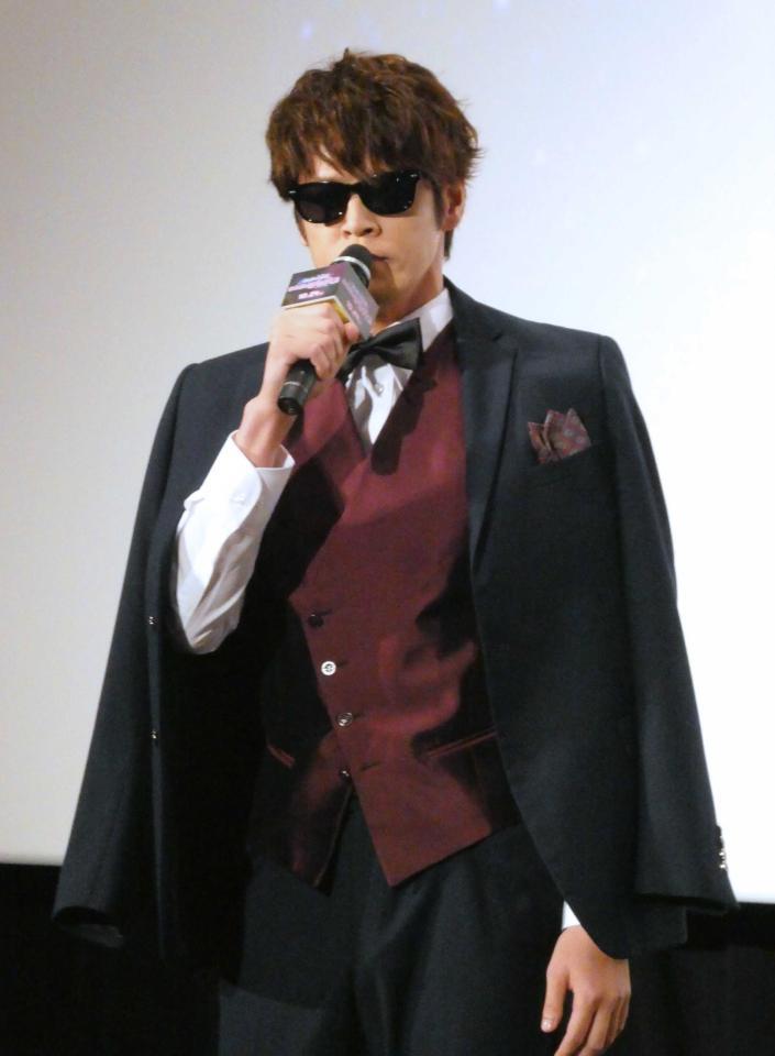 　トークする宮野真守