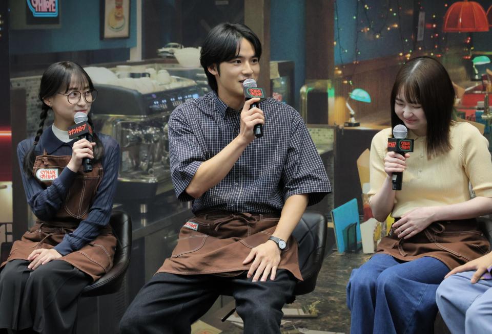 　トークする（左から）影山優佳、水上恒司、山田杏奈（撮影・吉澤敬太）