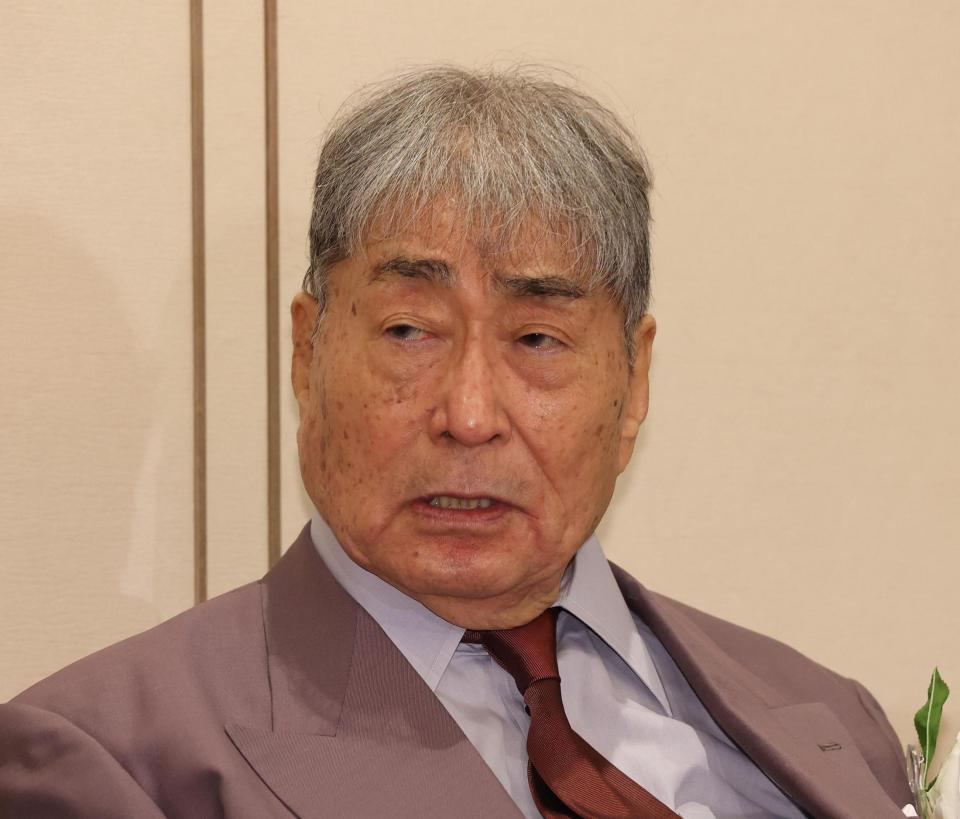 　思い出を語る毒蝮三太夫（撮影・佐々木彰尚）