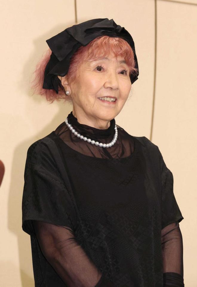 　思い出を語る野村道子