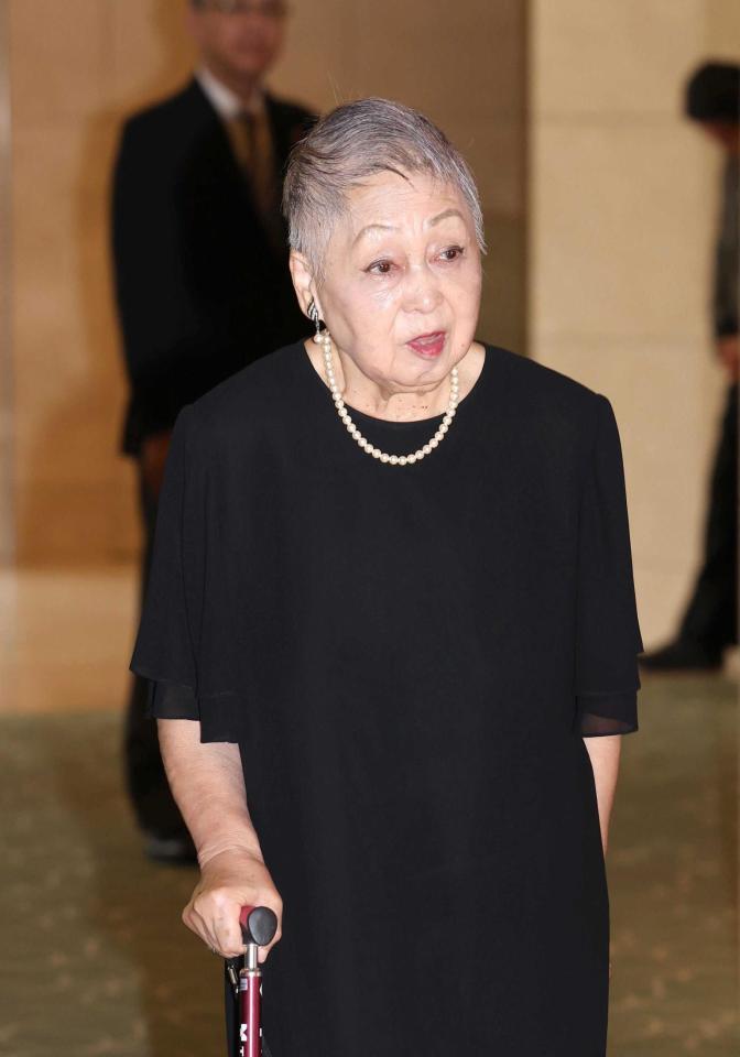 　偲ぶ会に出席した清水マリ