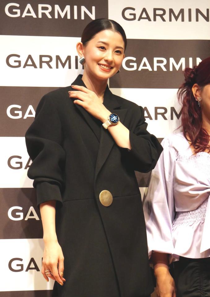 　２児のママとは思えぬ美貌を放つ朝比奈彩