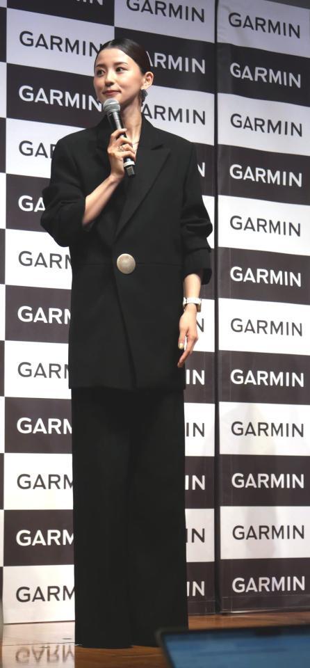 　２児のママとは思えぬ抜群のスタイルを披露した朝比奈彩