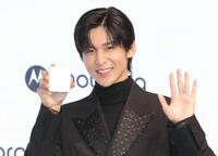 　ほほ笑むＳｎｏｗ　Ｍａｎの目黒蓮（撮影・西岡正）