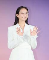 　表彰式に出席した木村文乃（撮影・石井剣太郎）