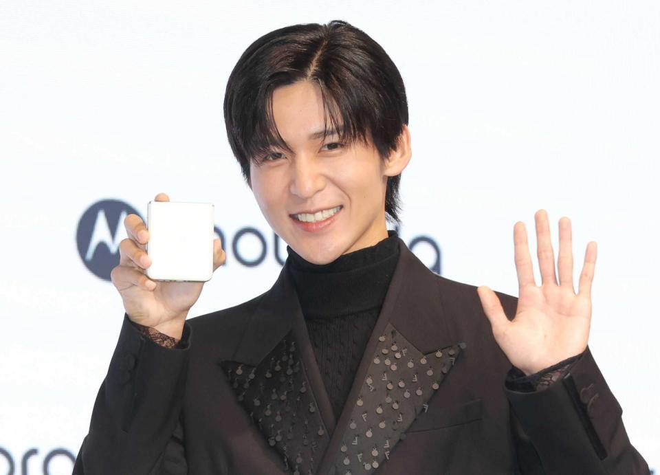 　ほほ笑むＳｎｏｗ　Ｍａｎの目黒蓮（撮影・西岡正）